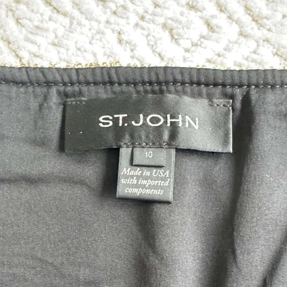 NWOT St. John Knits Pique Knit Striped Straight Skirt in Caviar/Sand sz 10